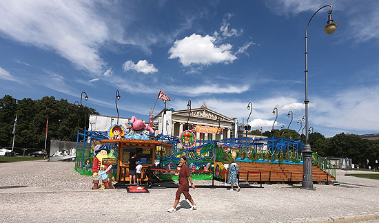 Pirateninsel von Kinzler bei Sommer in der Stadt auf dem Königsplatz (©Foto: Martin Schmitz)